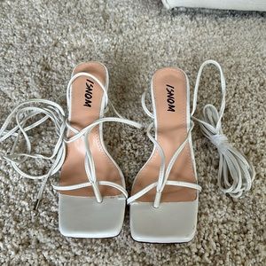 NWT Isnom White Lace Up Sandals size 9